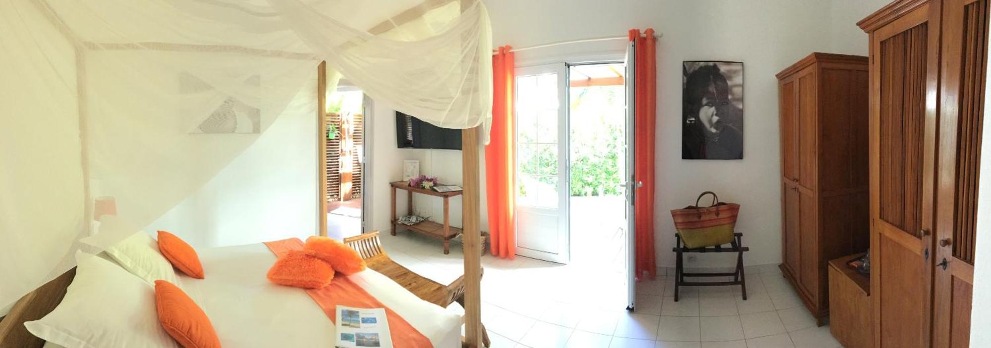 D'hotes Chez Flo Bed & Breakfast