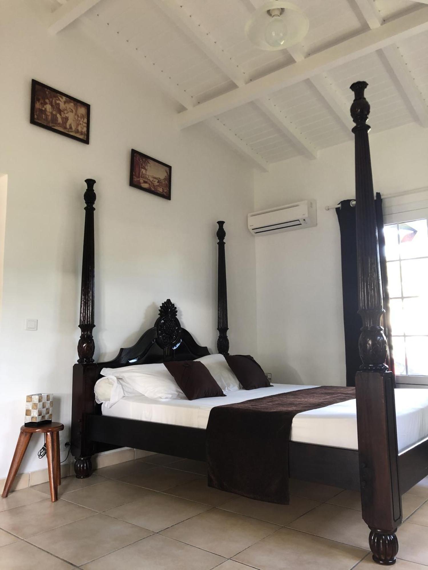 D'hotes Chez Flo Bed & Breakfast 4*