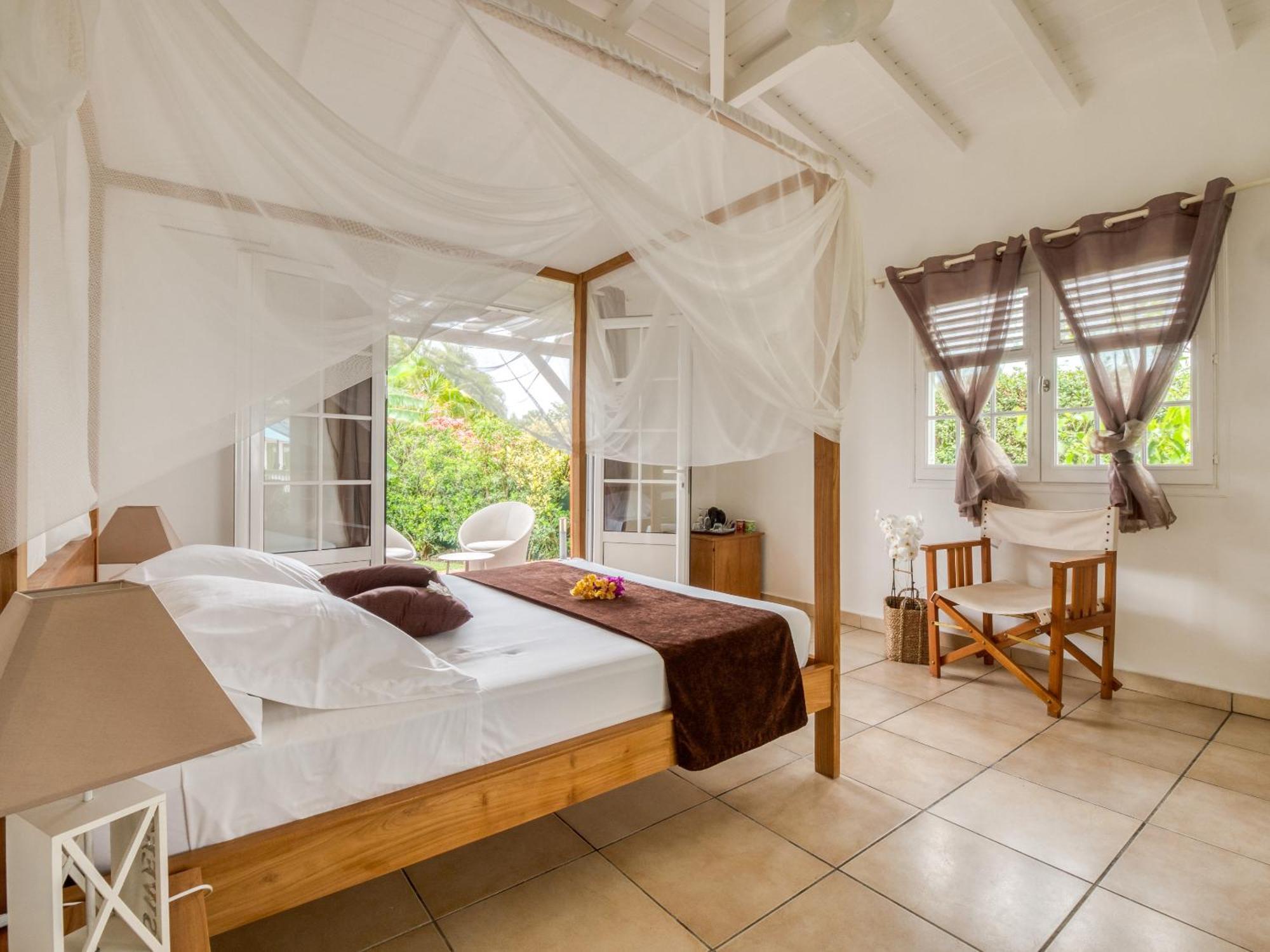 D'hotes Chez Flo Bed & Breakfast 4*