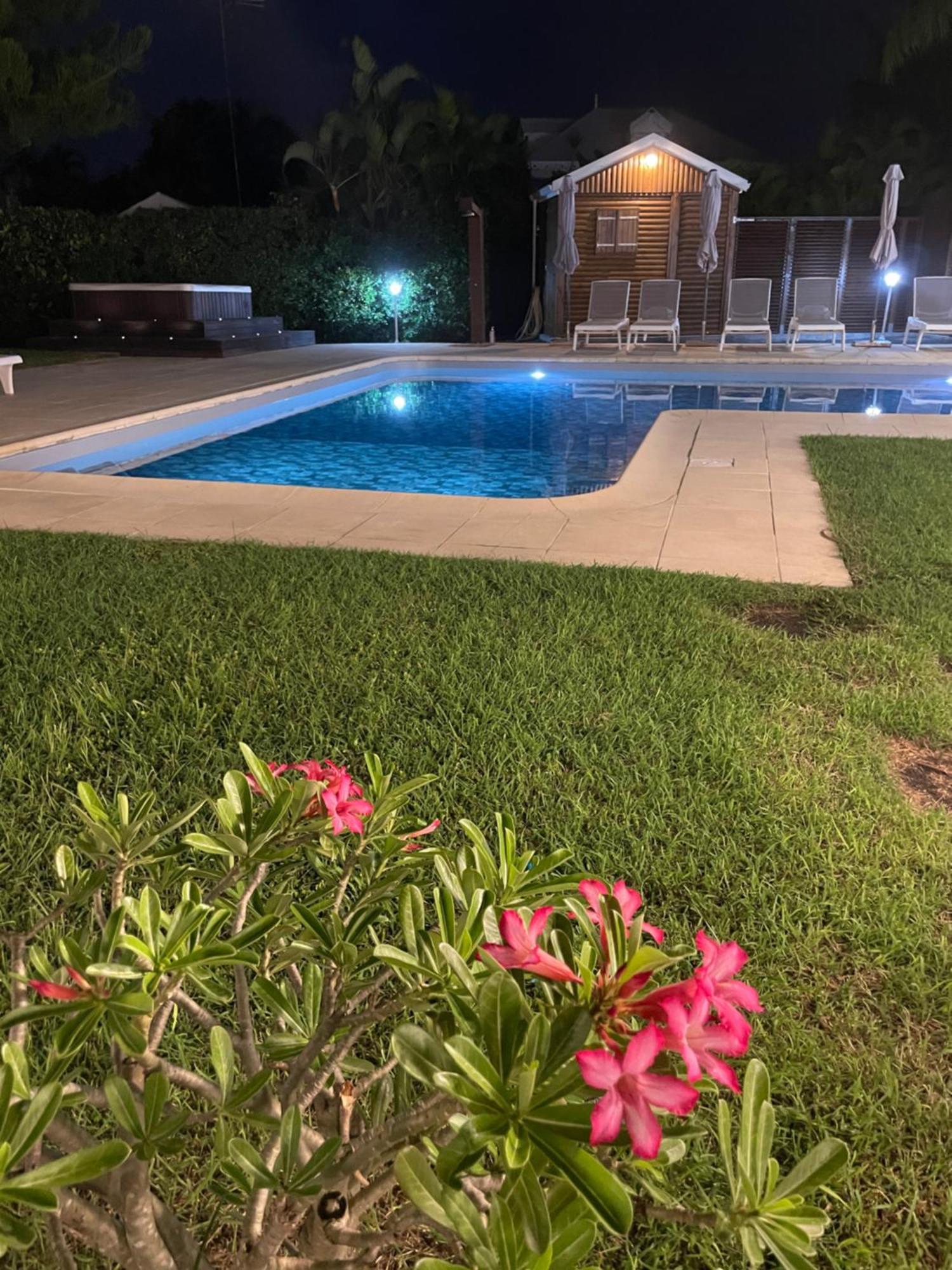 D'hotes Chez Flo Bed & Breakfast 4*